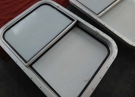 চীন Brass Fixed Rectangular Marine Glass Windows For Ship Cabin সরবরাহকারী