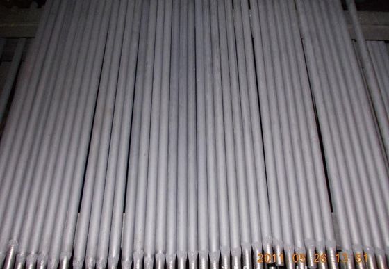 সেলুলোজ লেপযুক্ত AWS A-5.5 E 8010 উল্লম্ব ডাউন পাইপ ওয়েল্ডিং এবং গরম পাস ফিলার কভার স্তর জন্য ঢালাই ইলেক্ট্রোড সরবরাহকারী