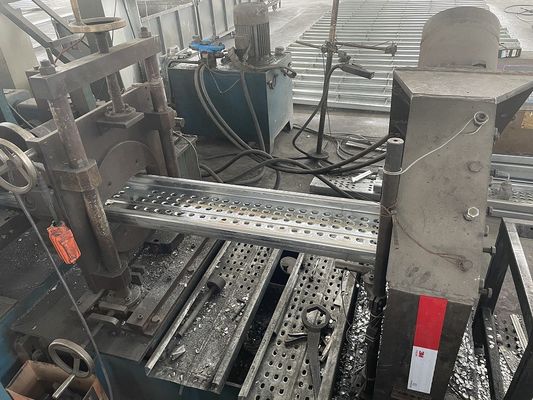 গ্যালভানাইজড স্টিল ভারা তক্তা স্প্রিংবোর্ড জারা প্রতিরোধী কাস্টমাইজযোগ্য আকার সরবরাহকারী