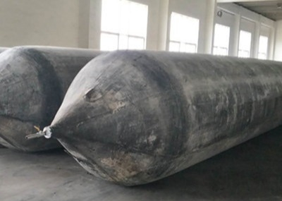 বায়ুসংক্রান্ত রাবার ডক জাহাজ সিন্থেটিক টায়ার কর্ড স্তর সহ এয়ারব্যাগ চালু করছে